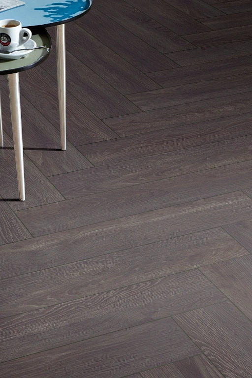 Ламинат Kronotex Herringbone Дуб Эльба черный D 6010