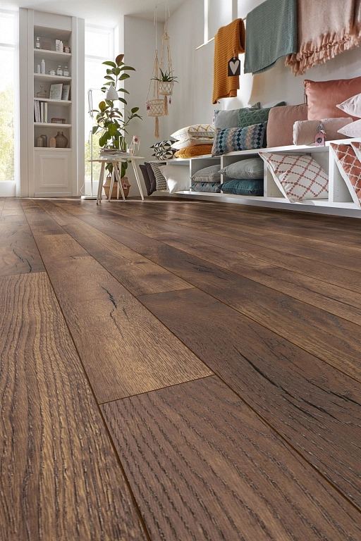 Ламинат Kronotex Aqua amazone Дуб тёмный Петерсcон D 4766
