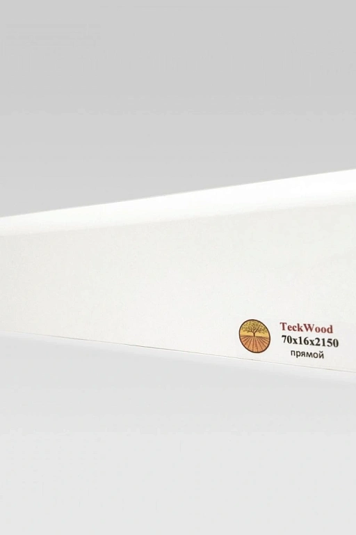 Плинтус Teckwood Белый прямой 70