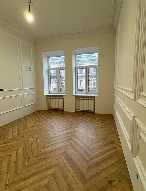 Квартира в центре Санкт-Петербурга 200 м2 Ламинат Фр. Елка