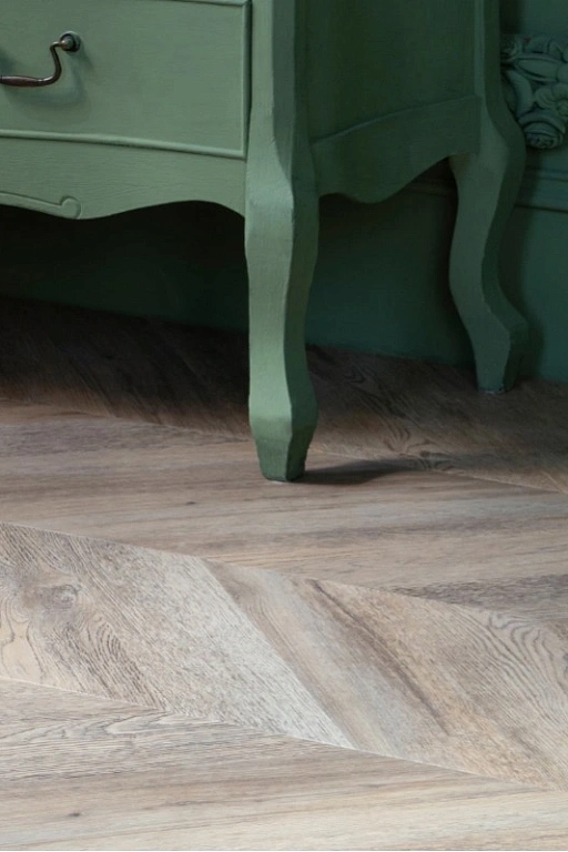 Виниловый пол Vinilam Parquet Chevron Шеврон Шампань