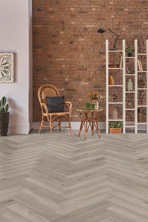Ламинат Kronotex Herringbone Eiche Silber D 3773