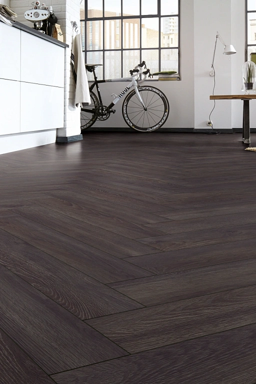 Ламинат Kronotex Herringbone Дуб Эльба черный D 6010