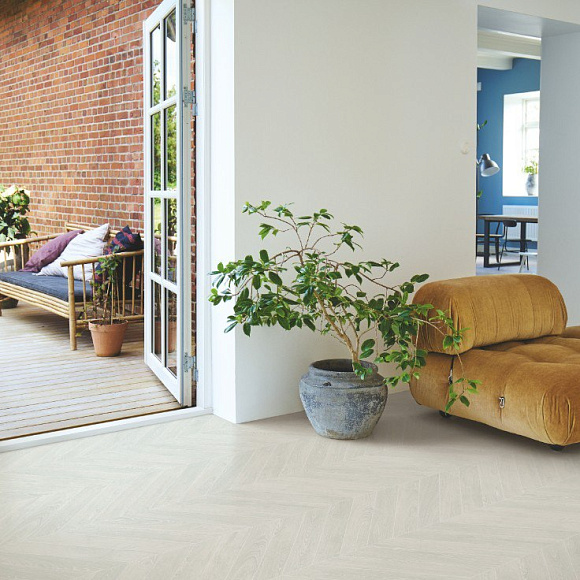 Ламинат Pergo Chevron 12 pro Дуб Морозный Патинированный L1254-04157 33 класс 12 мм с фаской 1.426 м2