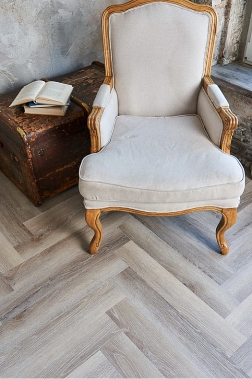 Виниловый пол Vinilam Parquet Herringbone Glue Эрмитаж паркет