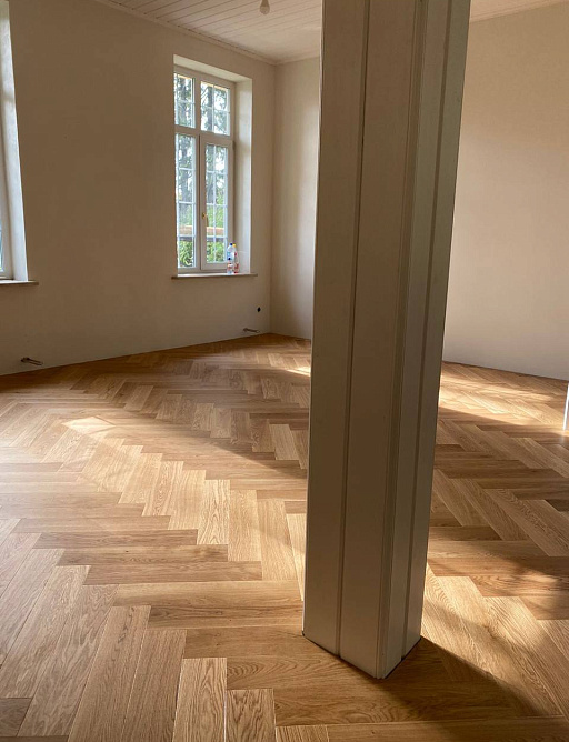 Загородный дом Лен. Обл. 150 м2 Паркет Английская Елка Натур